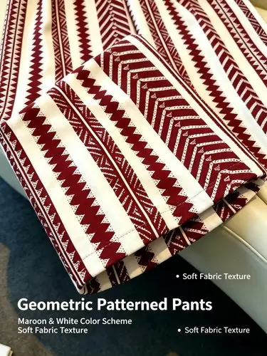 Burgunderrote geometrische Hose mit Pfeilmuster und Bindegürtel, weites Bein, Ethno-Stil, drapierte Freizeithose – Detail 2