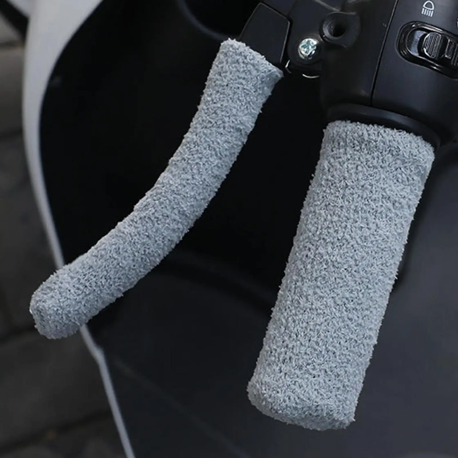 

Short Plush Motorcycle Handle Covers Cold Weather Motorcycle Riding Handlebar Grips Covers for Adventure Commuting Cruising