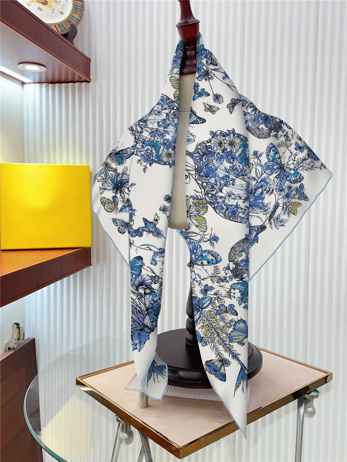 90 سنتيمتر حك وشاح حريري شال فاخر فراشة الزهور طباعة مربع وشاح النساء الحجاب باندانا فولارد منديل الأوشحة الرأس