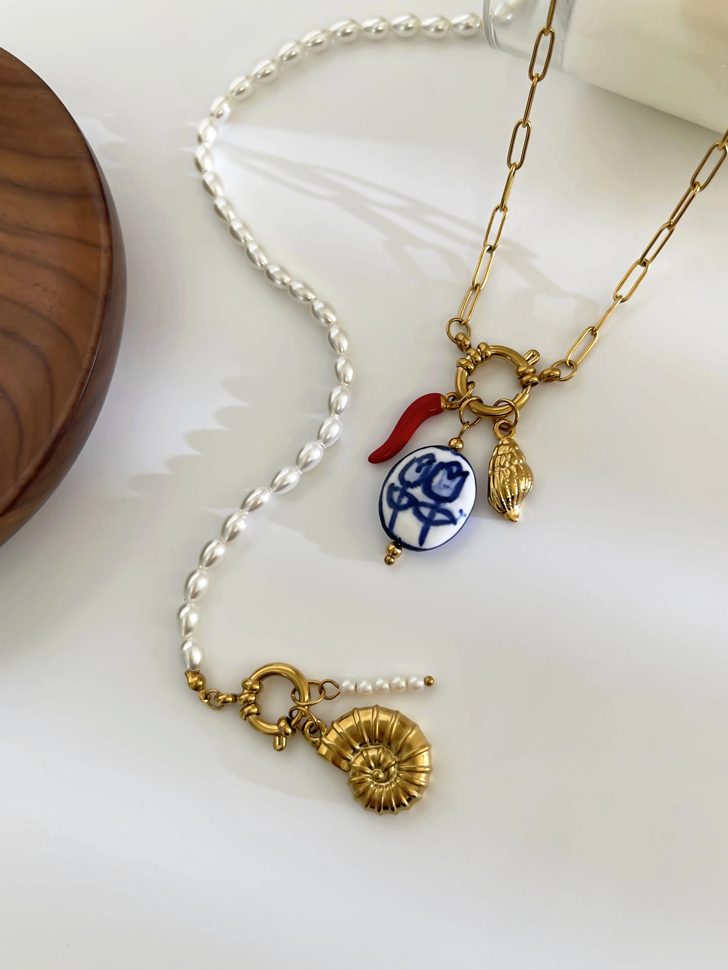 Peri'sbox البوهيمي الأحمر المينا الفلفل الحار السيراميك تقليد اللؤلؤ محارة المرأة قلادة قلادة الفولاذ المقاوم للصدأ مجوهرات ساحرة ﻿