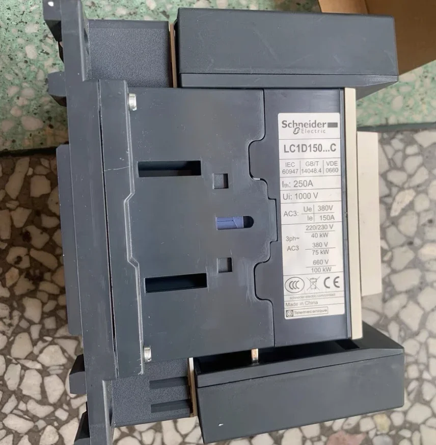 Nuovo contattore CA LC1D15000Q7C