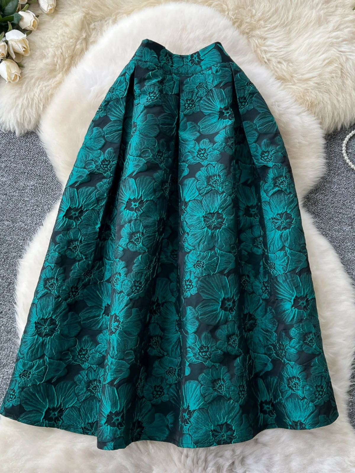 Retro Court Heavy Embroidery f Skirt Women's Winter High Waist Slim A-Line Pleated Midi Umbrella Skirt Korean Sle