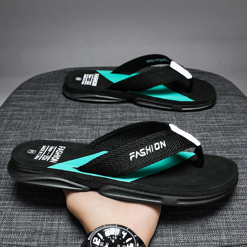 Popular Men's Flip Flops Casual Outdoor Beach Sandals Fashionable Mens Summer Sandal Versatile Men Comfortable Flat Slippers