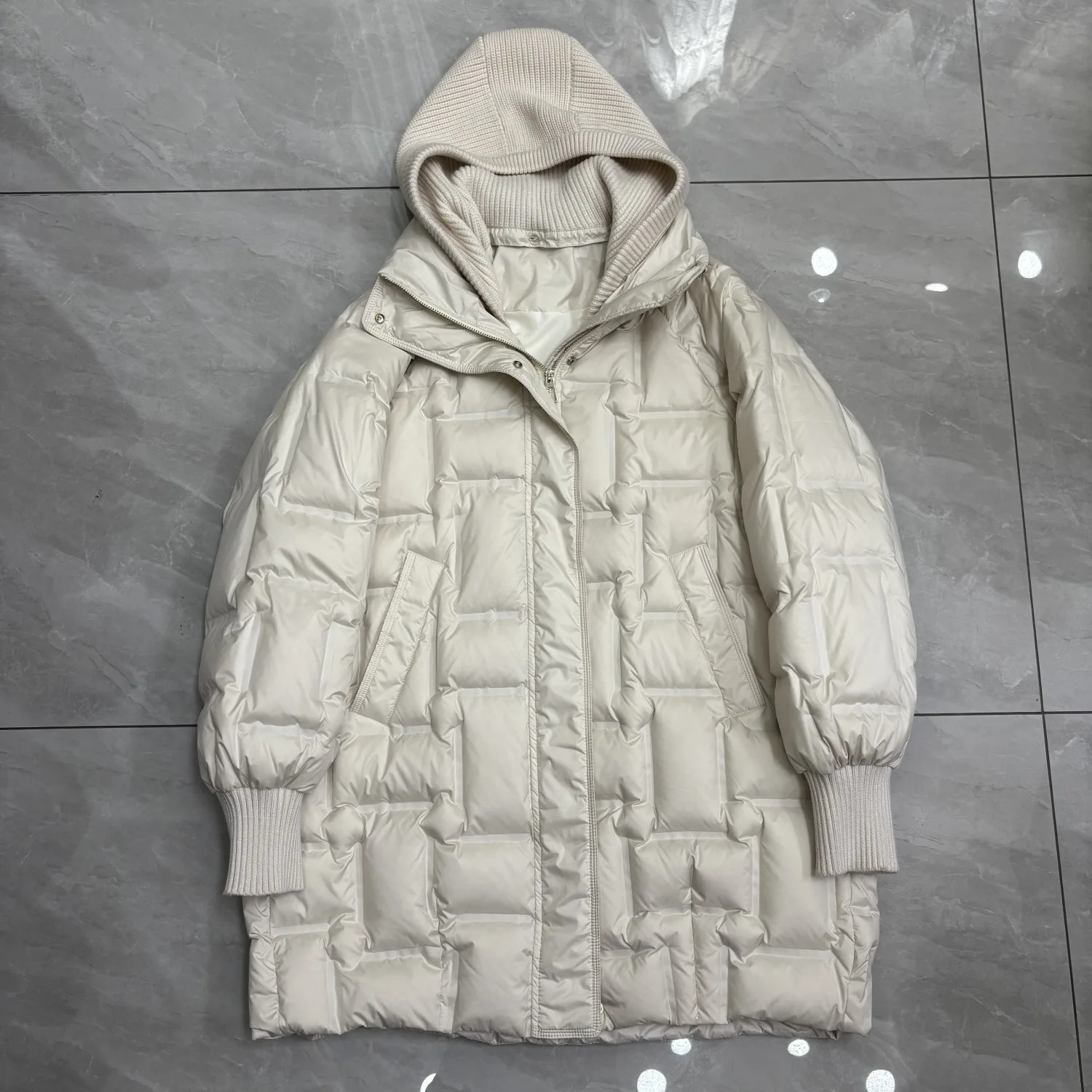 Autumn/Winter New White Duck Down Jacket Medium-Length Keep Warm Puffer Jacket Women's Fashion Hooded Knit Hat Warm Coat