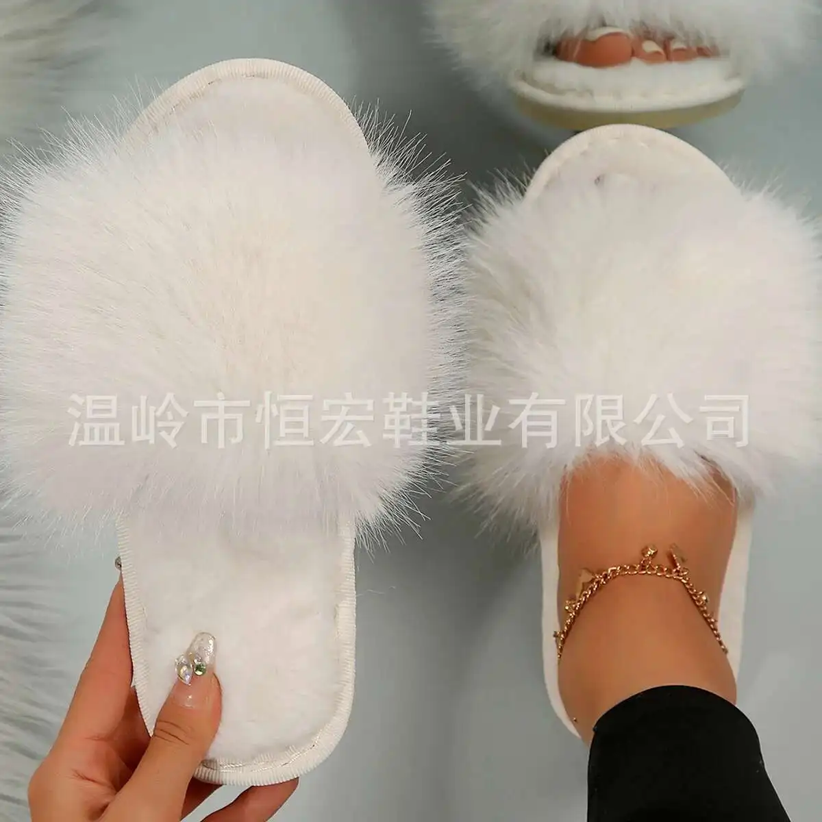 

Новые мягкие плюшевые тапочки для женщин, осенне-зимняя теплая домашняя обувь, удобные домашние тапочки на мягкой нескользящей подошве