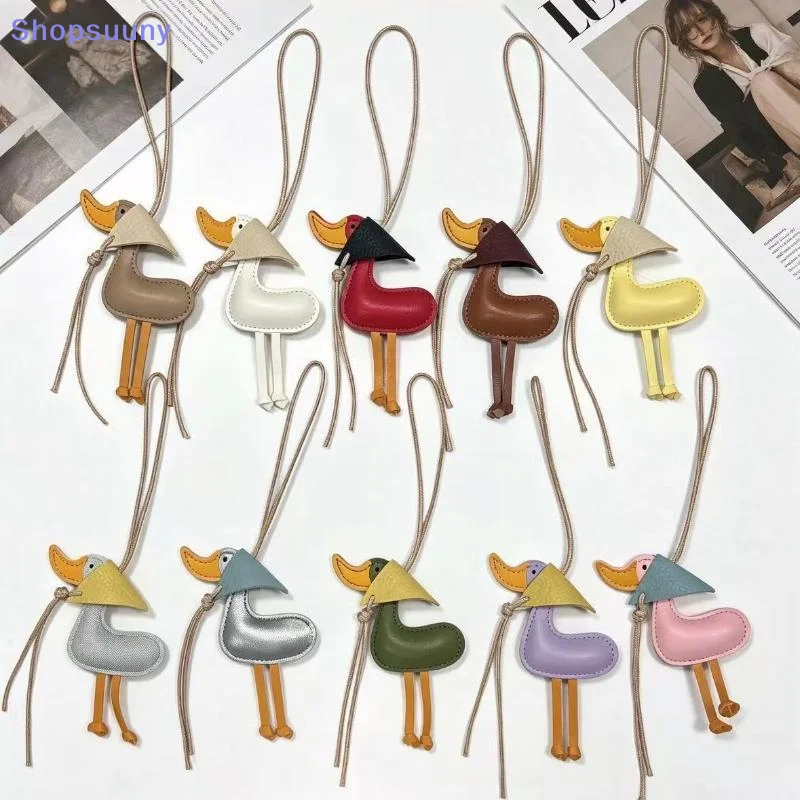 [SU]New Creative Scarf Duck Duck Duckling Car Keychain Leather Bag Pendant Pendant Car Keychain Decoration With Cute Keychain