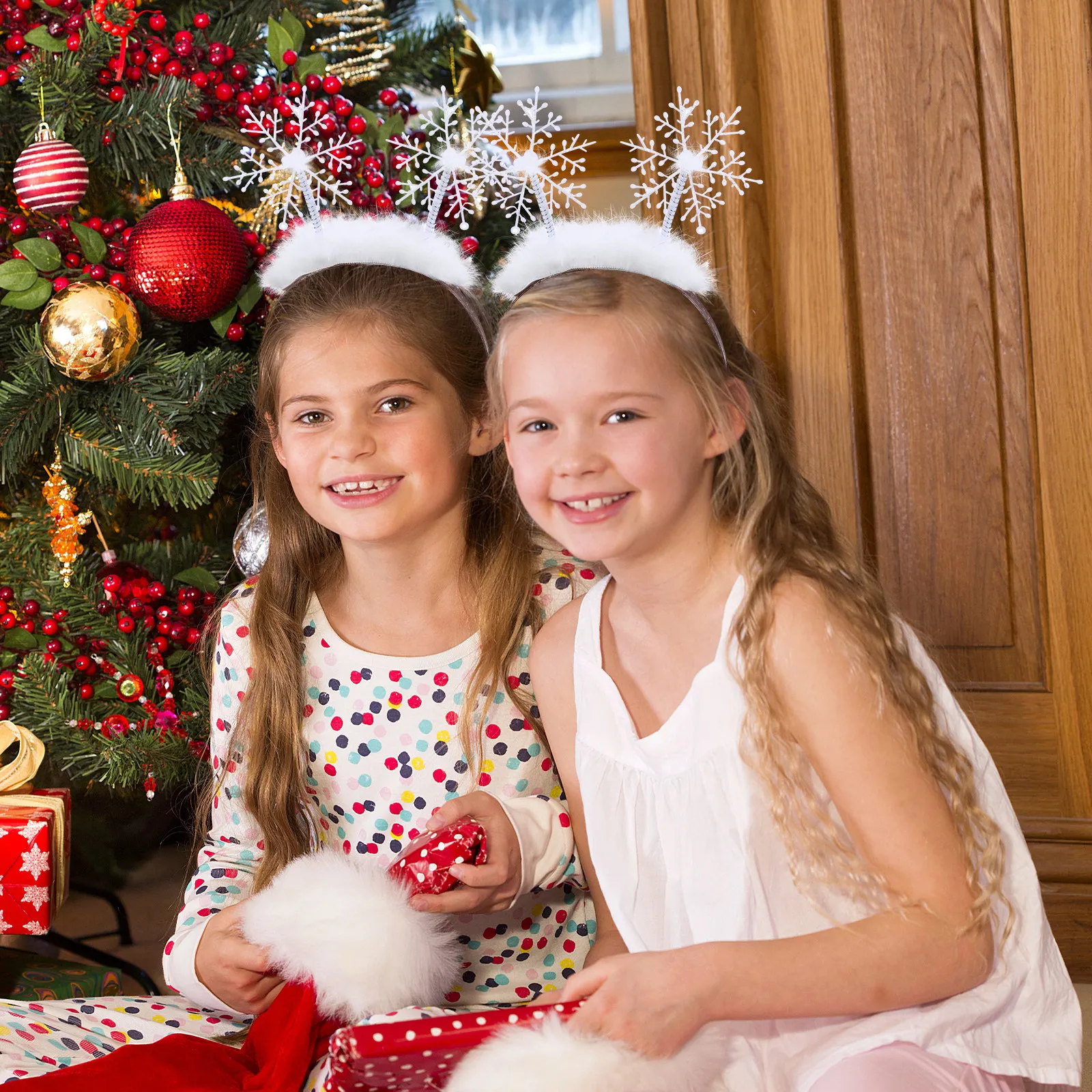 

4Pcs Elegant Snowflake Hair Hoop with Headband for Christmas Party Holiday Masquerade Costume Accessory