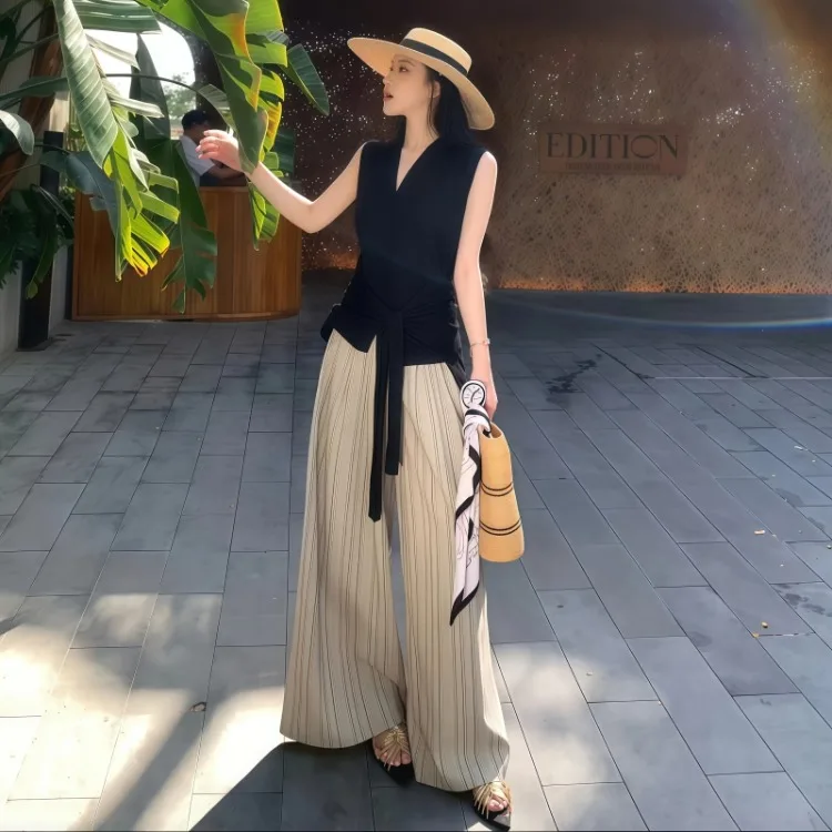 

Новый летний модный комплект из двух предметов, женский элитный бандажный топ без рукавов с v-образным вырезом, тонкая блузка + полосатые широкие брюки, спортивный костюм