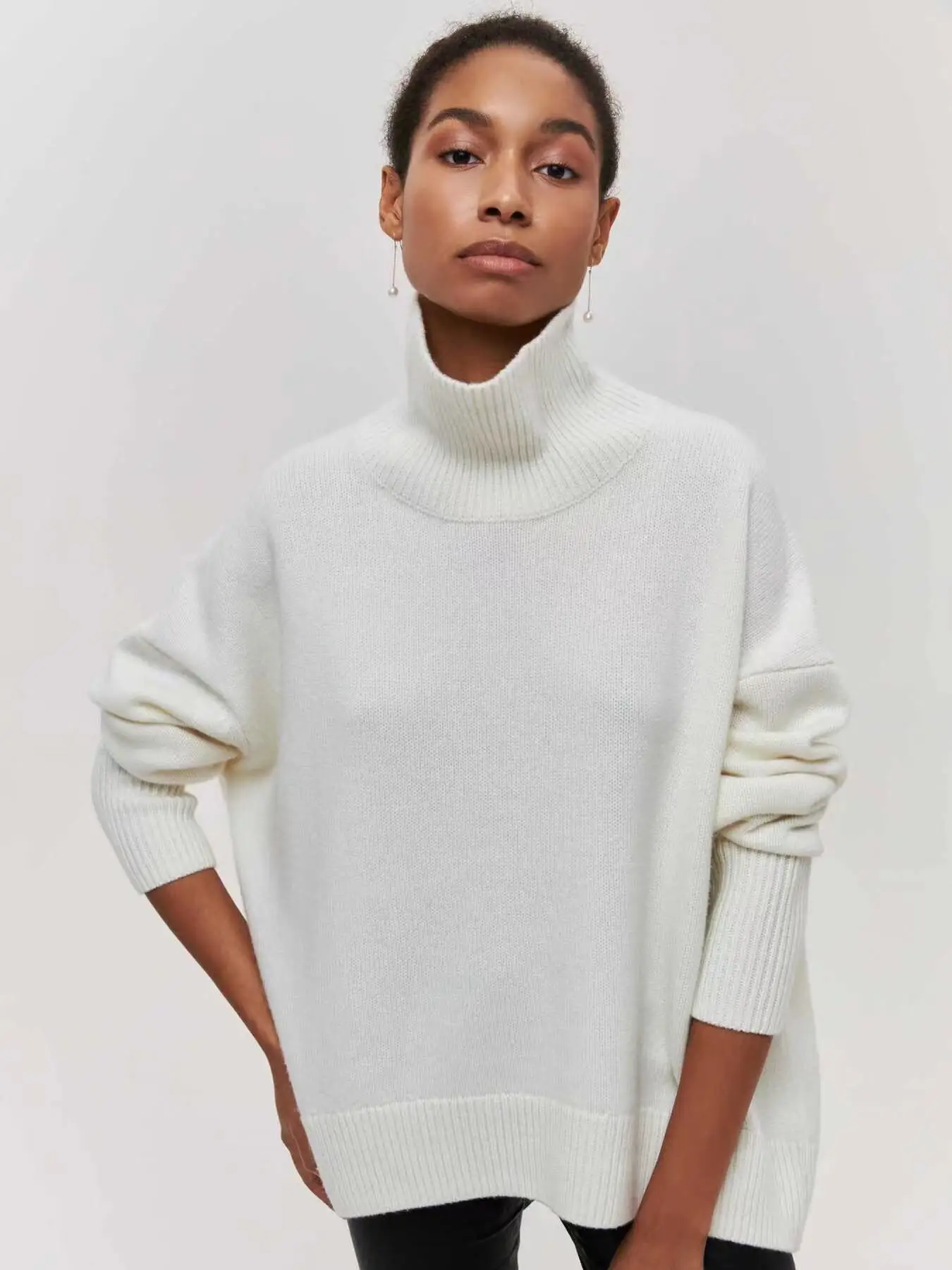 Original Light Luxury O-neck Knit Sweater Autumn And Winter Women\'s Elegant Loose Mock Neck Solid Color Warm Outerwear Sweater