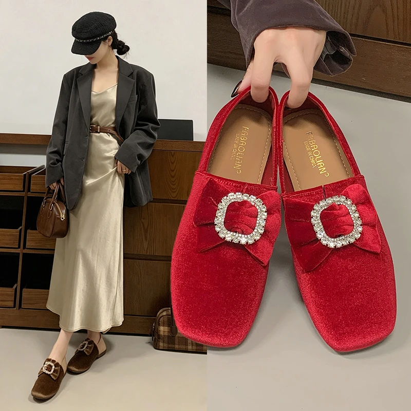 Women's Autumn Winter Flat Shoes Slip-On Fleece Lined Bean Bean Shoes Versatile Retro Warm Rhinestone Buckle Low Heel Shoes