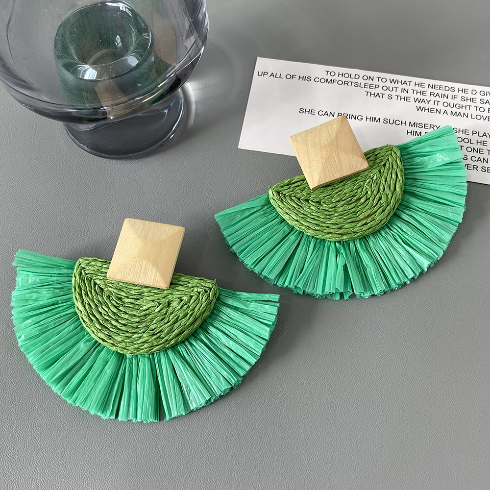 AENSOA New Bohemian Raffia Fan-Shaped Big Earrings Handmade Woven Wooden Hanging Drop Earrings Fashion Ethnic Style Jewelry Gift