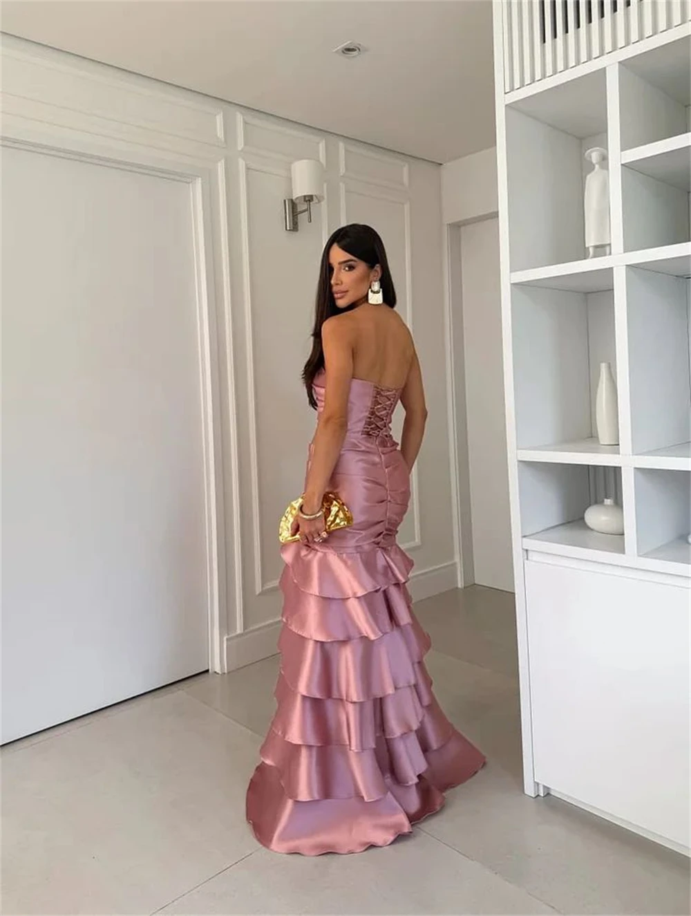 Vestidos de Noche Personalizados Color Rosa con Volantes en Capas, Estilo Sirena, Corsé, Sin Mangas, Largos hasta el Suelo, Formales para Fiesta de Graduación 2026