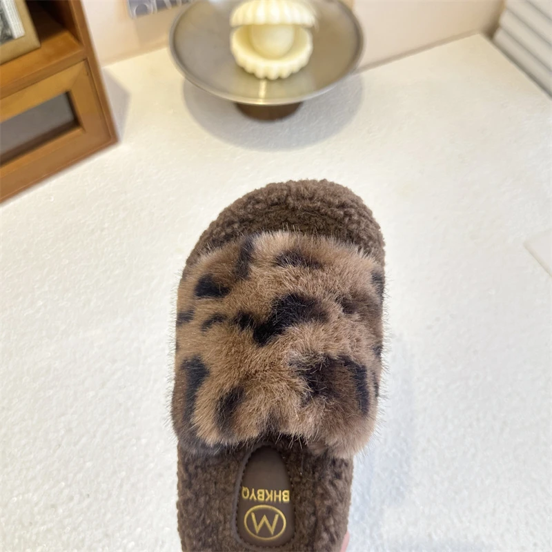 Fashion Girls' Shoe 2026 Spring New Kids Slippers Thick Sole Anti Slip Girls Personalized Cotton Slippers Simple Child Home Shoe view 4