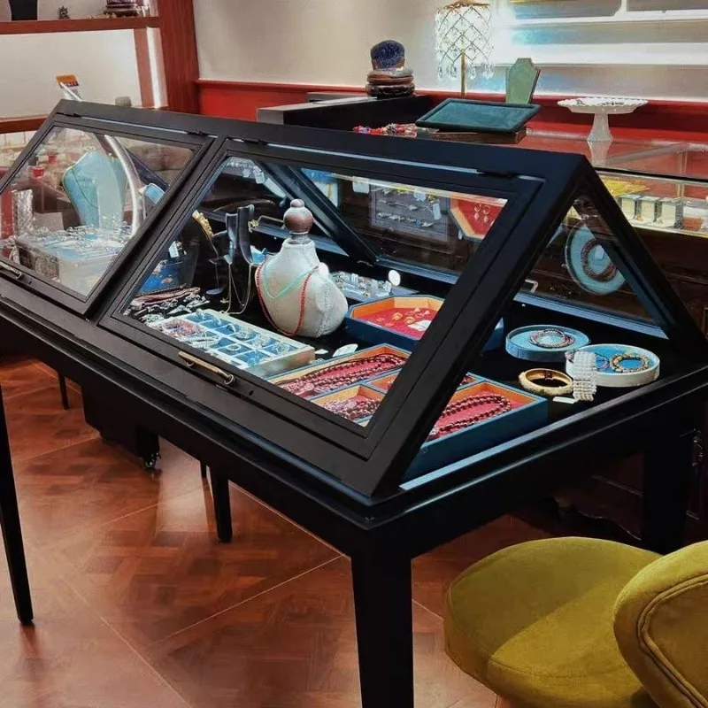 Simple triangular jewelry display cabinet Nakajima Taiwan boutique display clamshell bead jewelry table