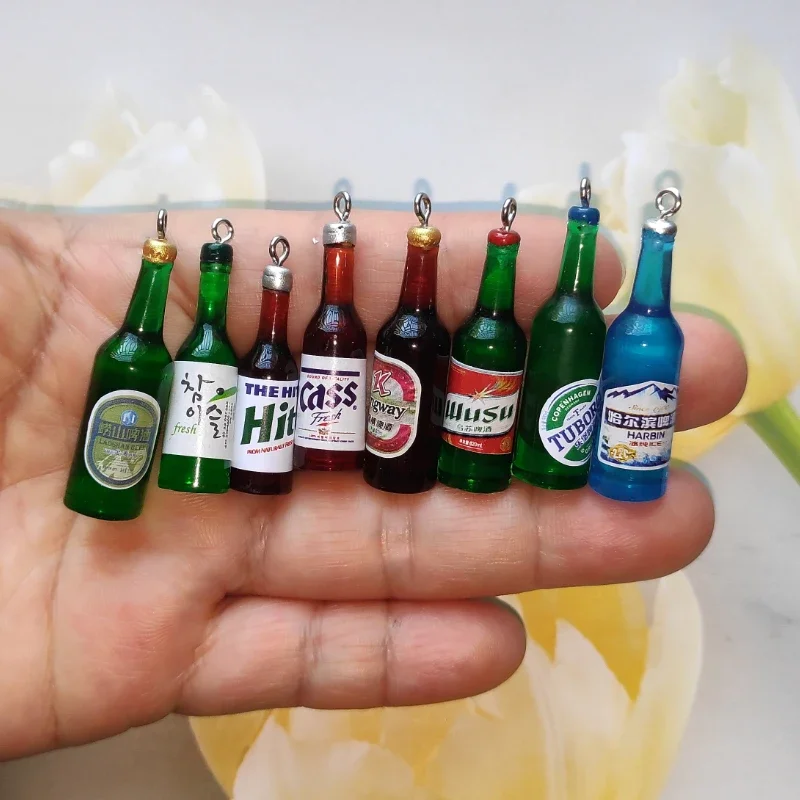 Mini botella de cerveza de Alcohol, botella de cóctel de resina, colgantes en miniatura, accesorio para fotos, adorno de joyería para teléfono de