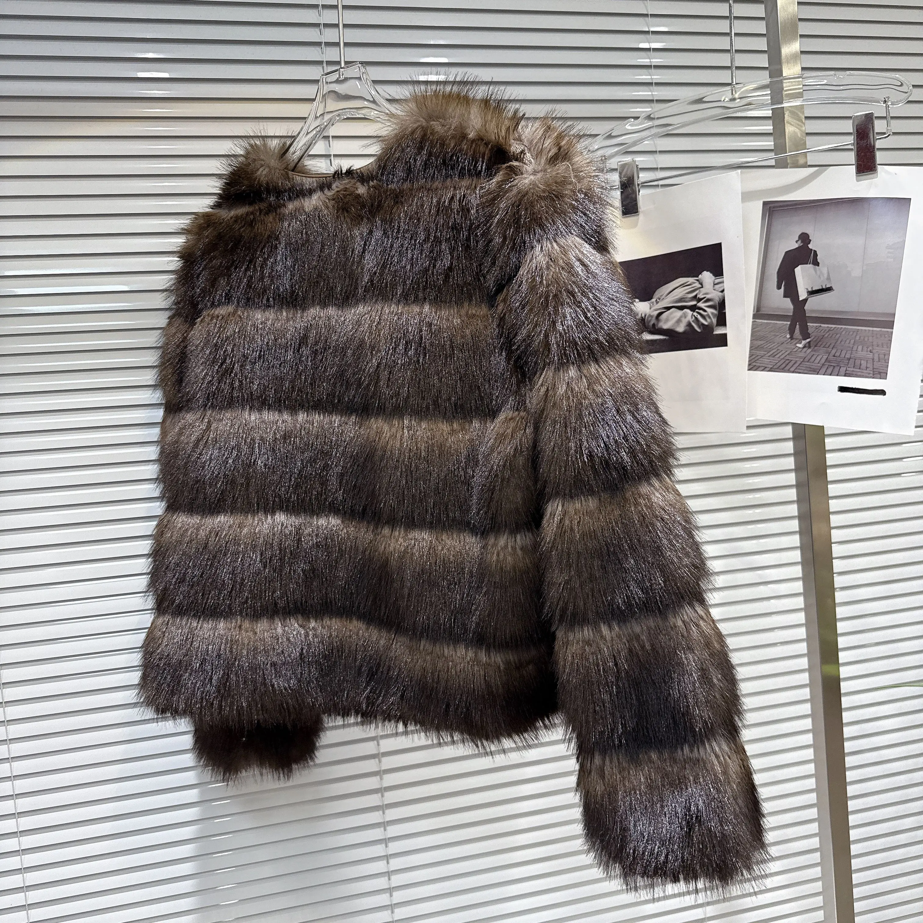 2023 Winter Neue Elegante Prominente Faux Pelz Mäntel Welle Muster Casual Lose Dicke Warme Umweltfreundliche Pelz Kurze Jacken für Frauen