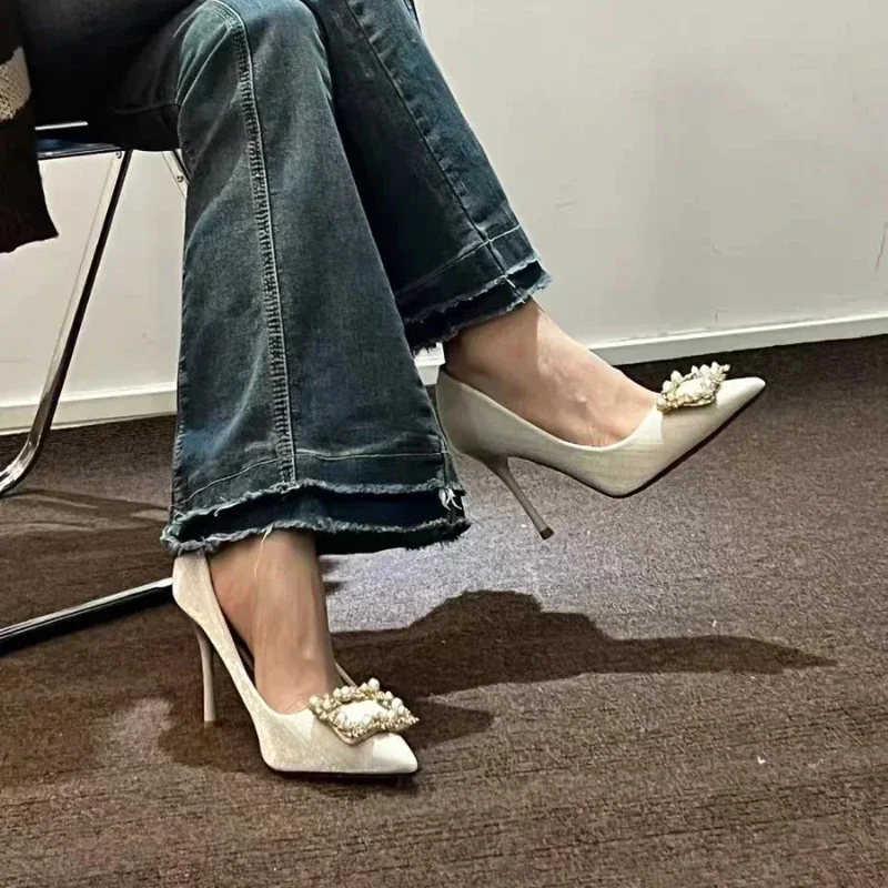 

Весенне-осенний новый стиль, повседневные сексуальные тонкие темпераментные удобные модные туфли на высоком каблуке с жемчугом и острым носком на шпильке для женщин