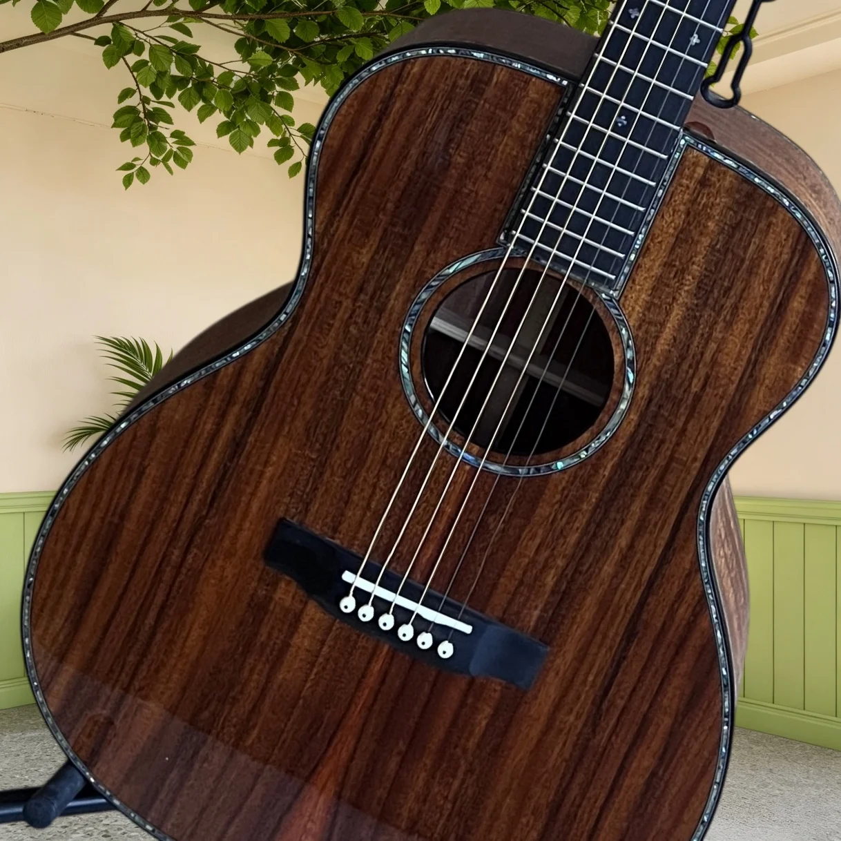OM42 All Solid Acoustic Guitar All Koa Body Ebony Fretboard Shell Inlay Binding Folk Pop Fingerstyle Singing Stage Performance