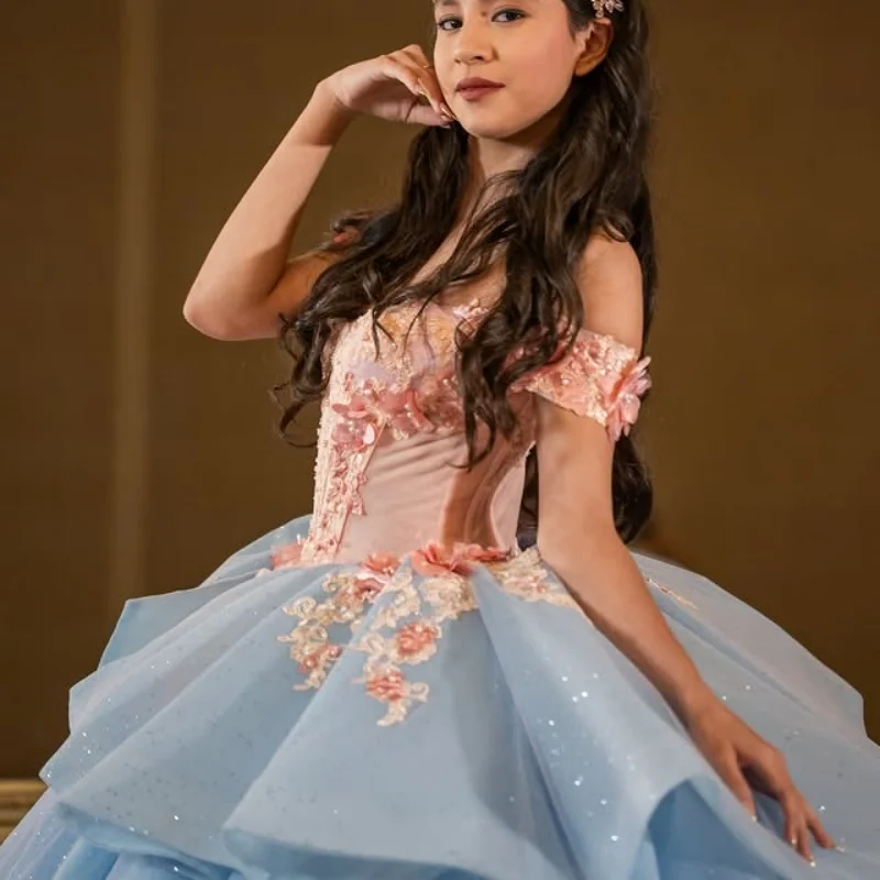 Vestidos de quinceañera azul cielo brillante personalizados, apliques con hombros descubiertos, cola larga de encaje, Vestido de flores 3D, 15 quinceañeras
