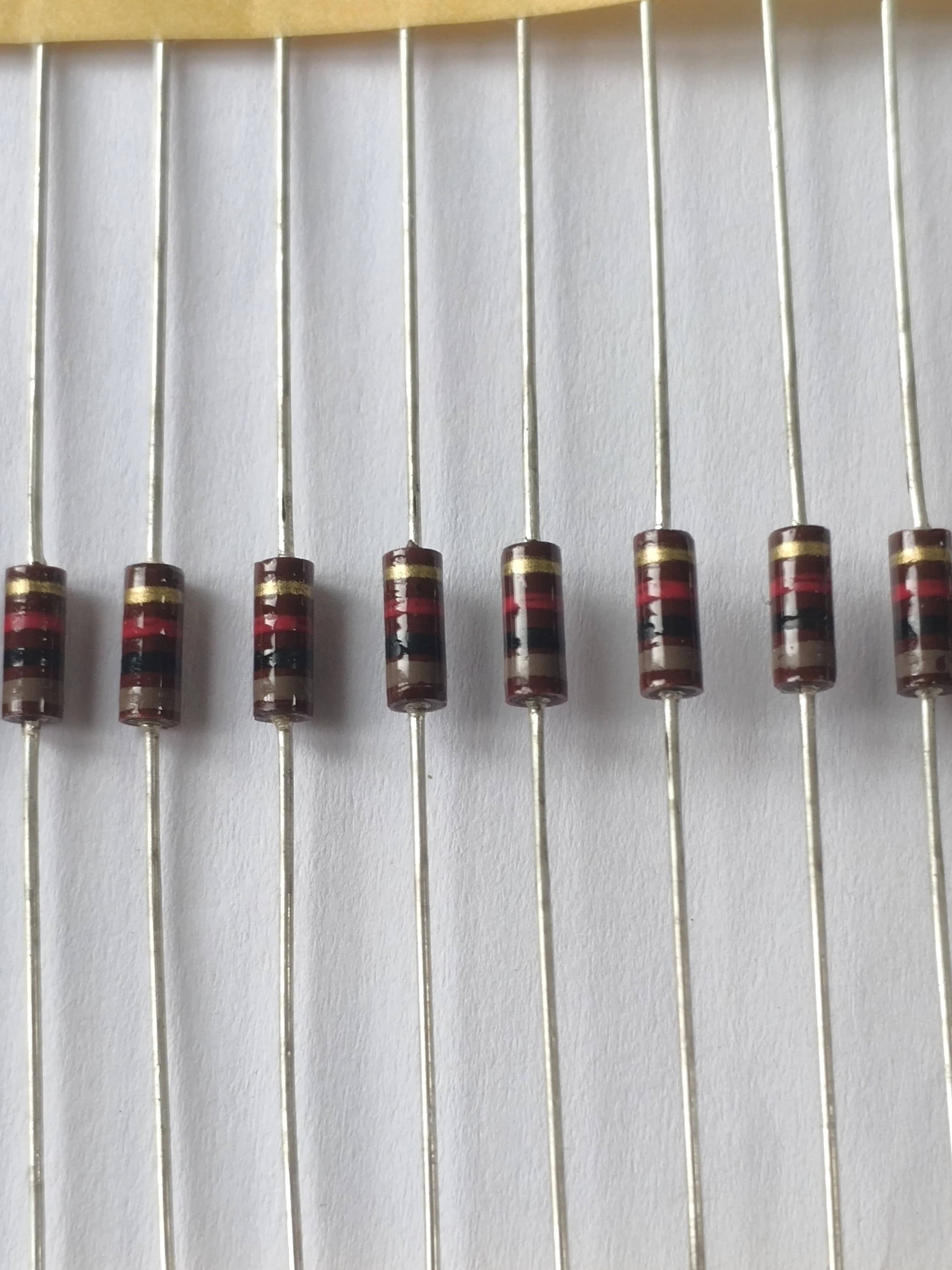 

Carbon core non-inductance resistor 0.25W 1K color ring carbon core resistor 1/4W 1K size: 2X6