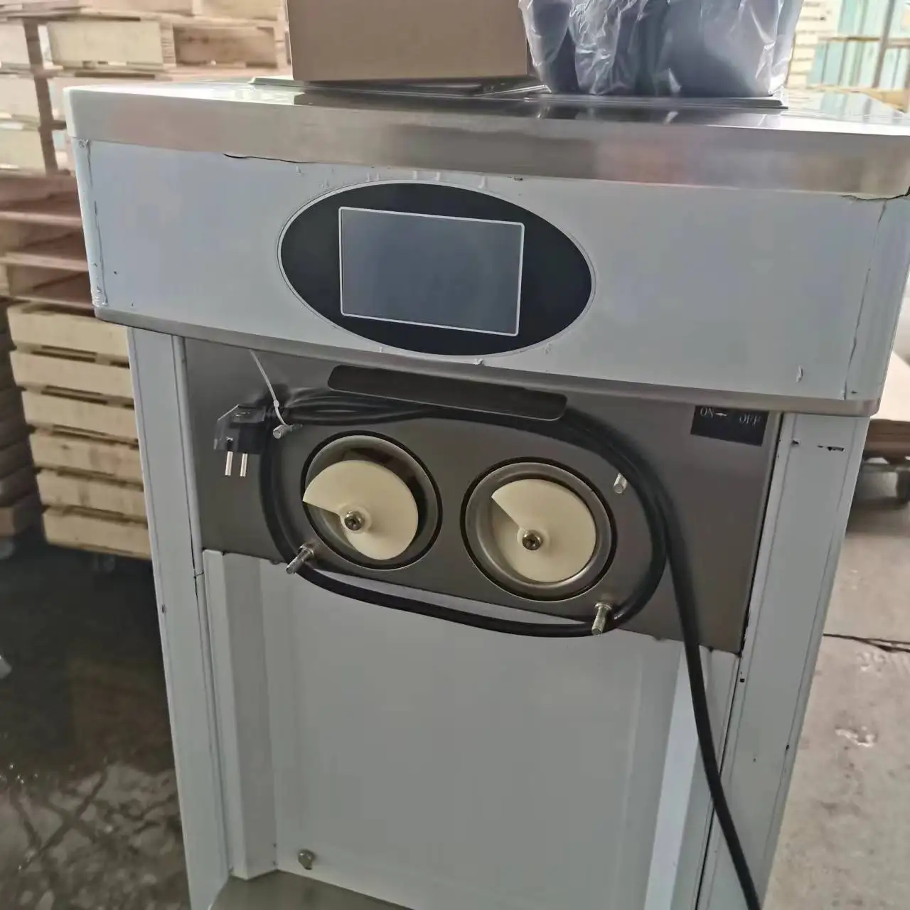 Fully Automatic 20-28L/h Ice Cream Maker Commercial Soft Serve Ice Cream Machine for Fast Food Truck Ice Cream Cone