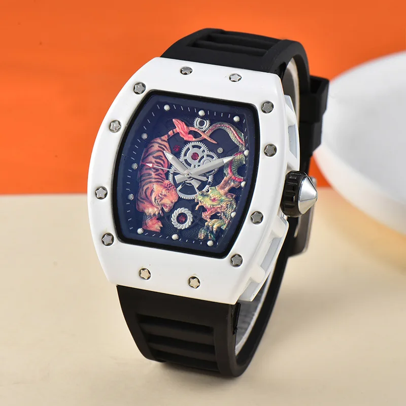 New men\'s quartz watch dragon and tiger totem domineering European and American cool fashion young student watch