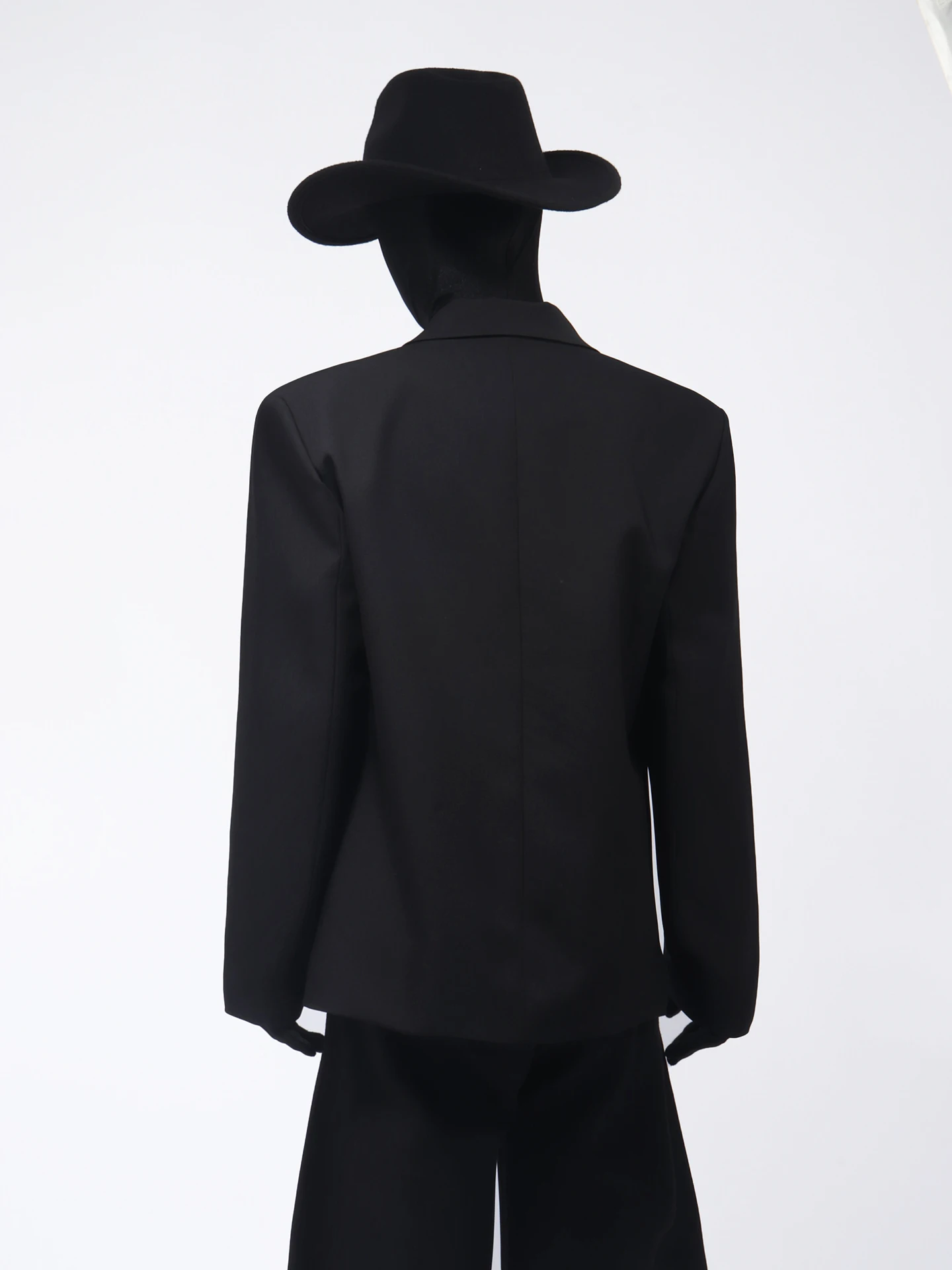 Men's Padded Shoulder Long Sleeve Blazer Jackets Men 2025 Autumn New Stylish Tailored Coats Male Solid Color Trendy Suit Jackets