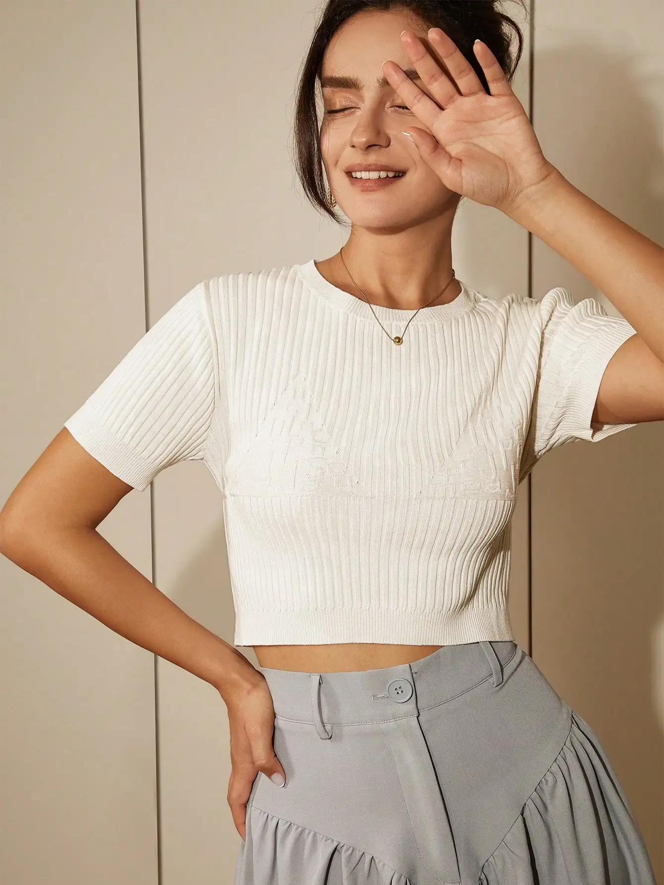 AEL Summer Women Knitted Top Fashion Simple Blouse Round Neck Temperament Slim Fit Short Sleeved Pullover White