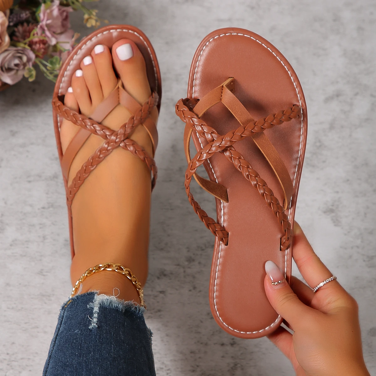 2024 Summer Korean Edition Network Infrared Wearing Women's Woven Flat Bottom Fashion Resort Beach Shoes Sandals and Slippers