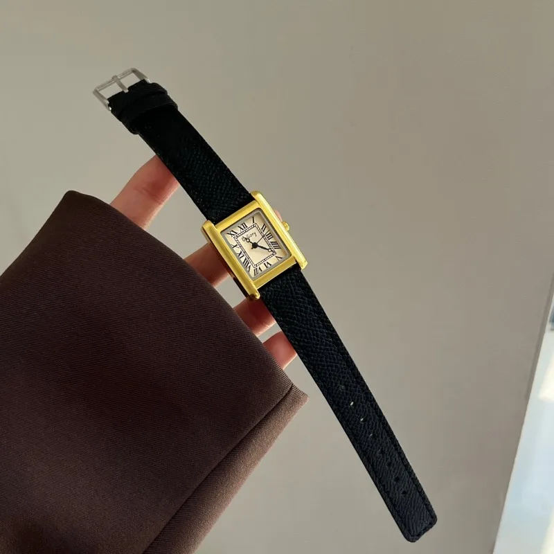 Модные часы для женщин, красный кожаный ремешок, женские платья, кварцевые часы с квадратным циферблатом, брендовые наручные часы, дропшиппинг, роскошные часы Модные часы для женщин, красный кожаный ремешок, женские платья, кварцевые часы с квадратным циферблатом, брендовые наручные часы, дропшиппинг, роскошные часы