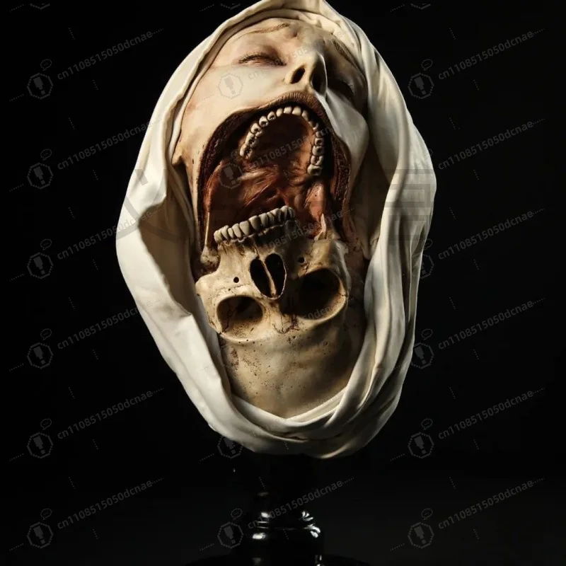 

Transfiguratio Mortis Statue Deformation, Resin Ornament