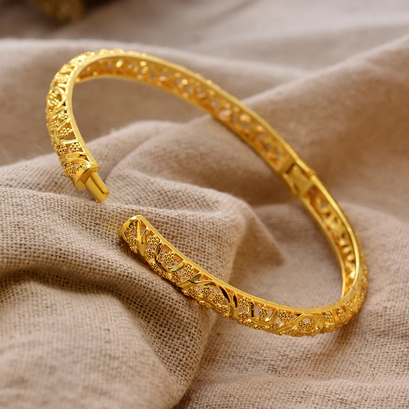  Wedding Bride Light Luxury Gold Color Flower Bangles For Women\'s Bracelet, the Best Gift for Mother and Girlfriend