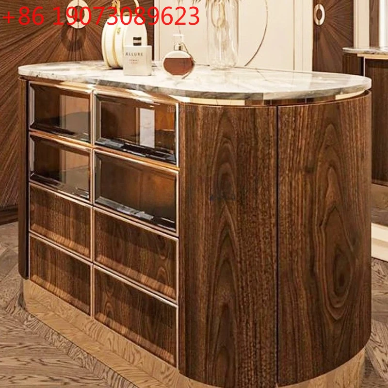 

Мраморный светильник, роскошный гардероб, магазин одежды, среднее руководство