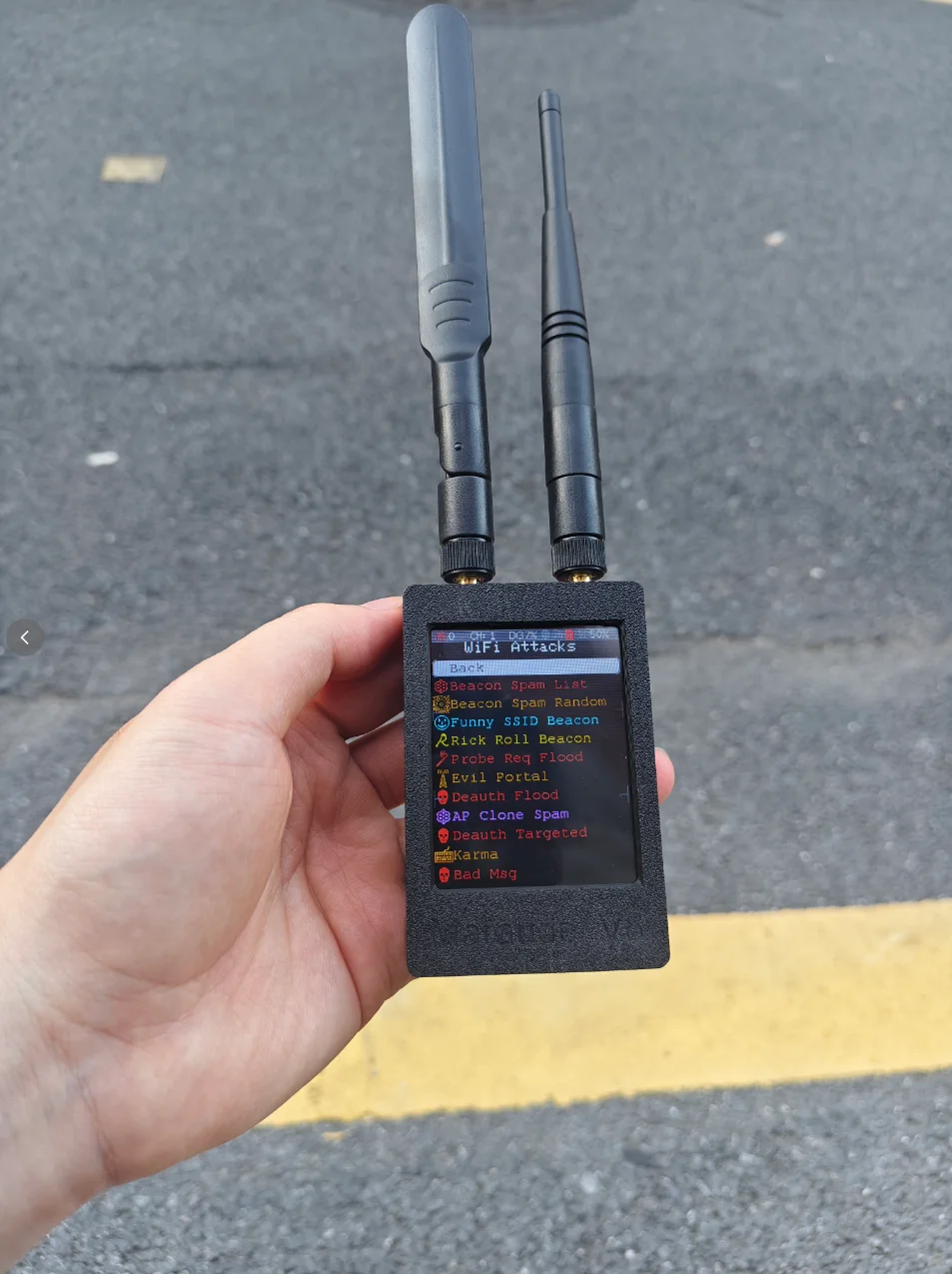 dispositif-esp32-marauder-v8-avec-puce-c5-wi-fi-double-bande-bluetooth-gps-prend-en-charge-les-signaux-24g-et-5g-pour-l'analyse-des-donnees-et-les-tests-de-penetration