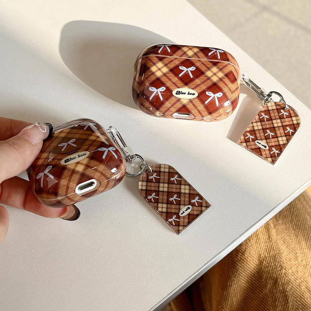 Fashion Girl Retro Style Plaid Bow Pattern Keychain Tag Odporne na wstrząsy etui ochronne do słuchawek AirPods 2 3 4 Pro 2 Akcesoria