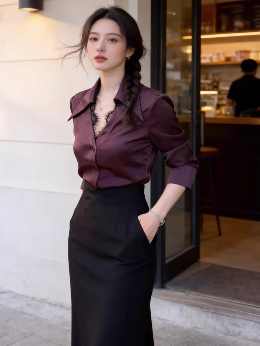 

Весенняя женская блузка из черного атласа с кружевной отделкой, длинными рукавами, V-образным вырезом и пуговицами, элегантная рубашка для вечеринок и офиса, модная женская одежда.