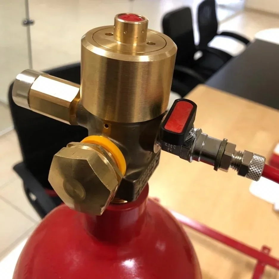 Katup kepala silinder pemadam api CO2 kuningan