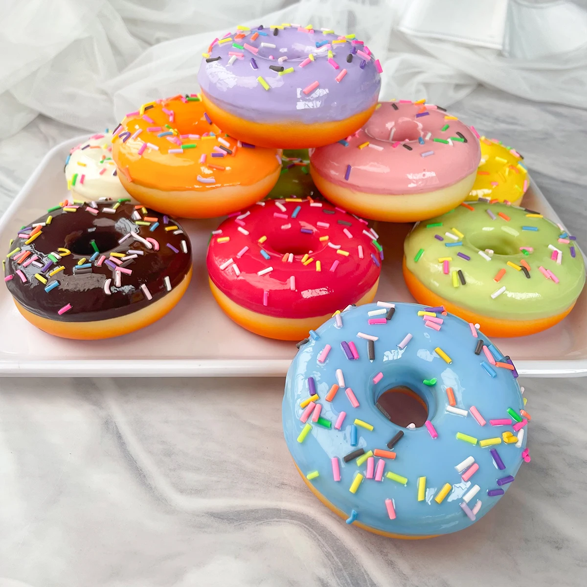 Juguetes de simulación de alimentos: donuts, pasteles, pan, postres falsos, decoraciones de PU, accesorios de exhibición, colgantes, adornos, decoración del hogar, regalo