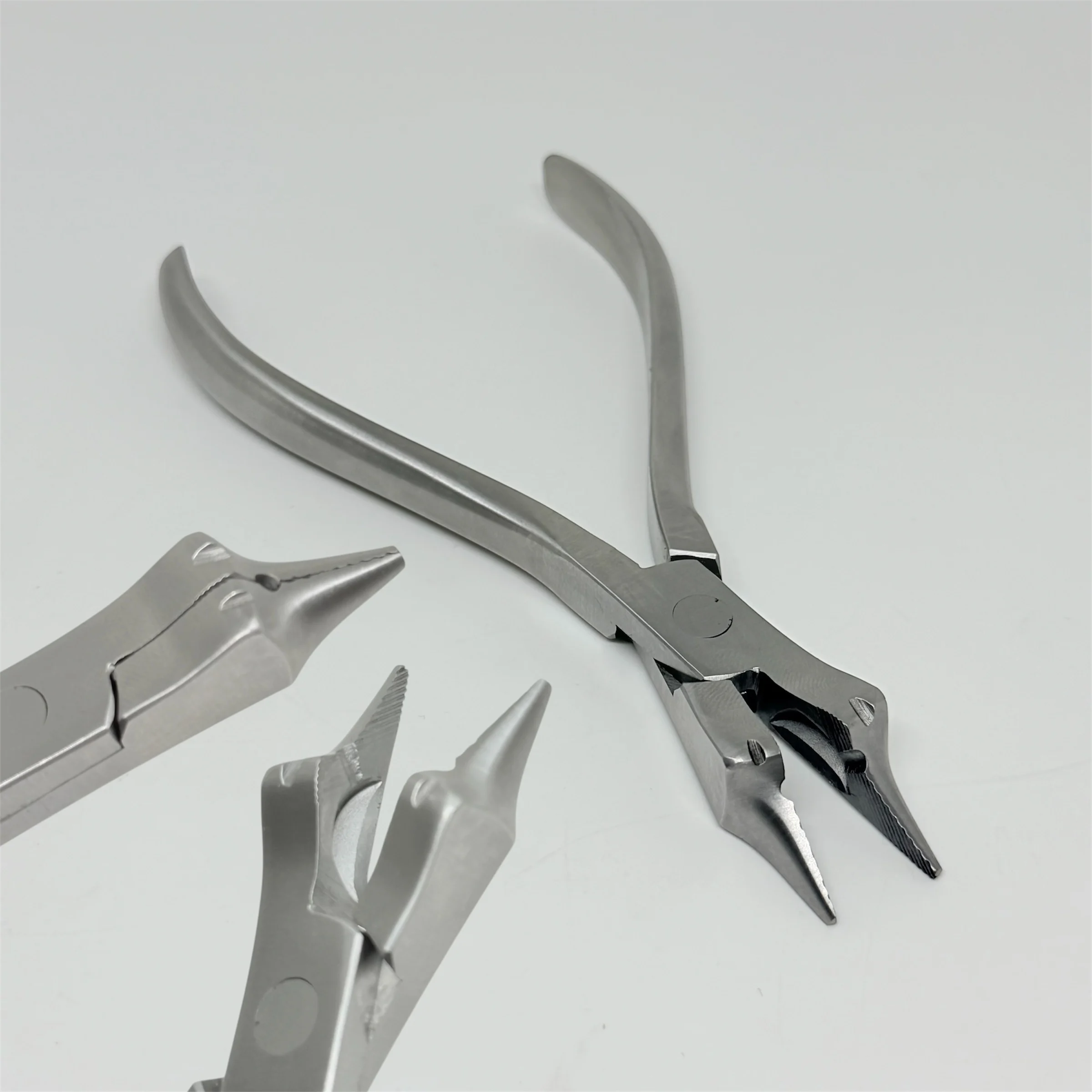 

DENILK 1 pc Dental Sectional Contoured Matrices Plier Stainless Steel Watercress Forming Plier Rubber Ring Frame Placing Pliers