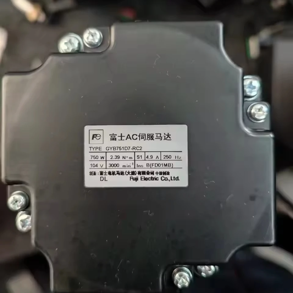 

Серводвигатель переменного тока Fuji с тормозом 750 Вт для автоматической машины KAIWEI с двухкомпонентной прокладкой из пенополиуретана