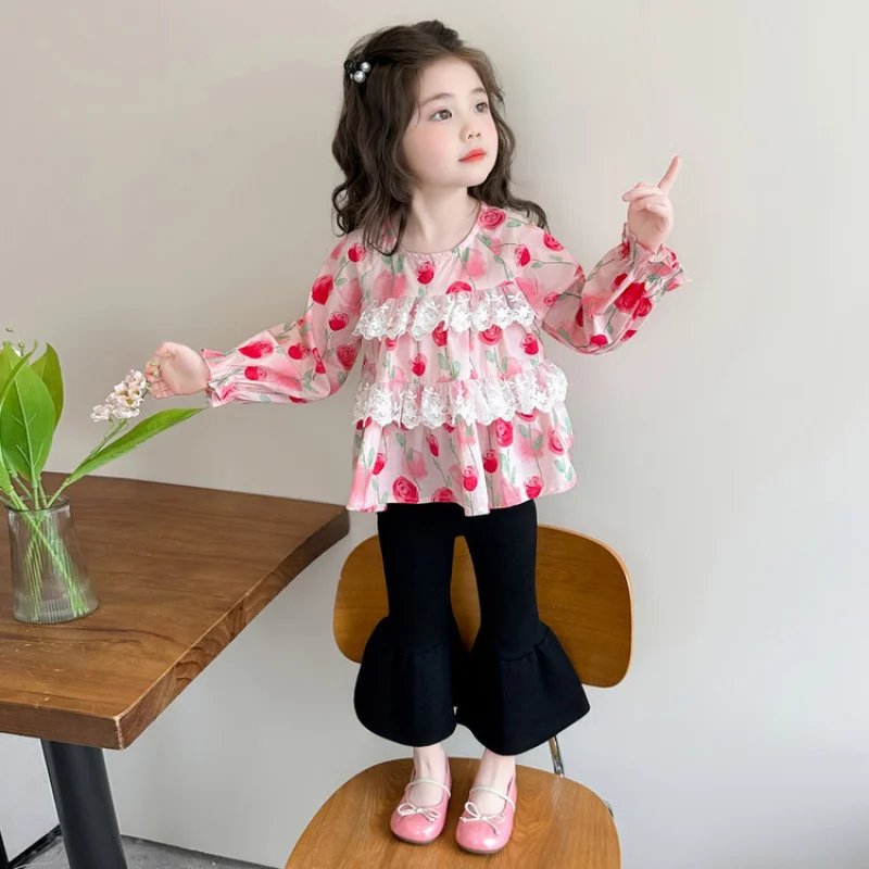 

Комплект одежды для девочек в корейском стиле на весну и осень 2026: Новая стильная и модная весенняя одежда для малышек с узором в виде роз