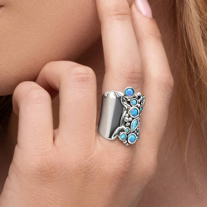 Vintage-Ring in Schildform aus künstlichem Türkis, einzigartiges, unregelmäßiges Design, versilberter Ring, Party-Charm-Schmuck für Damen