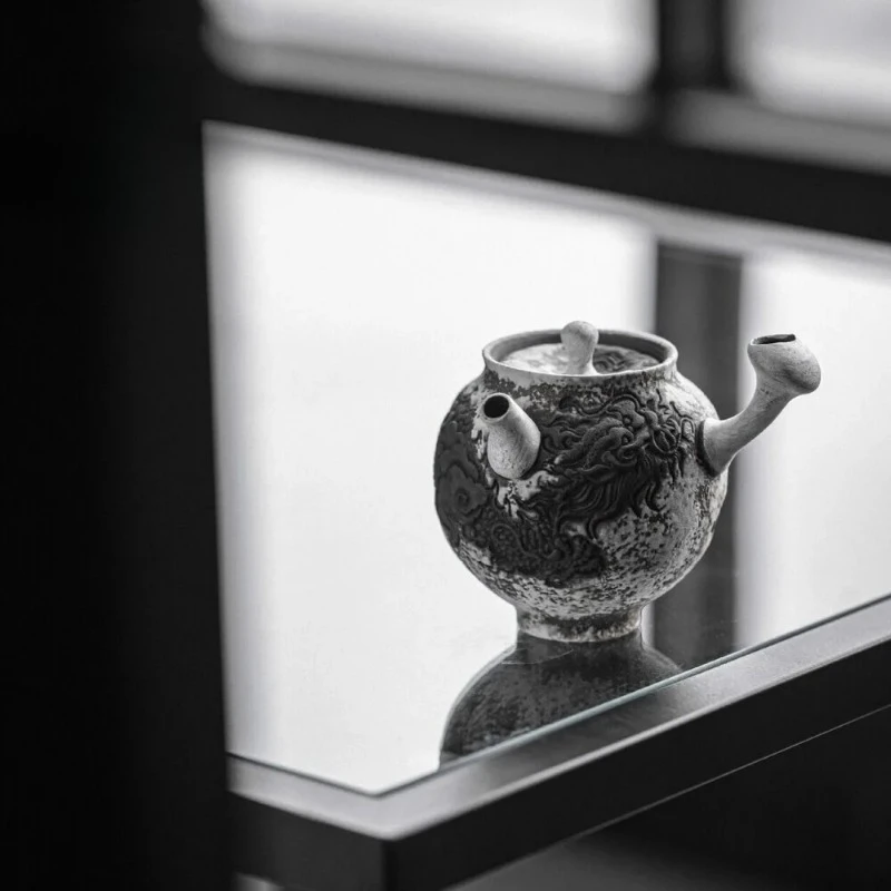 

140ml Handmade Relief Ink Dragon Teapot Old Rock Mud Side Handle Pot Japanese Powder Yin Gilded Silver Kettle Scholar's Teaset