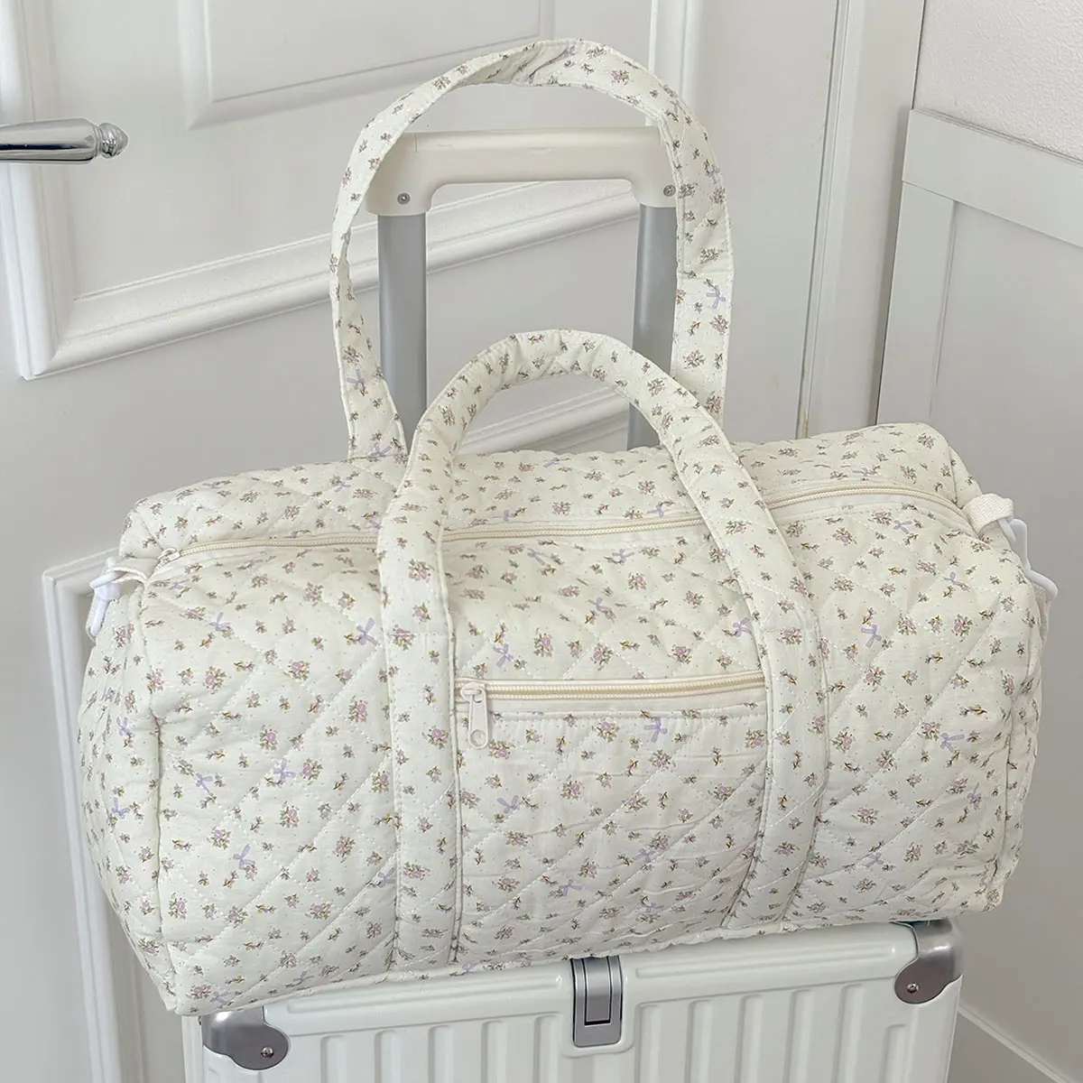 Korean Floral Quilted Duffle Bag for Women Large Capacity Weekend Overnight Travel Handbag Lightweight Cotton Boston Bag