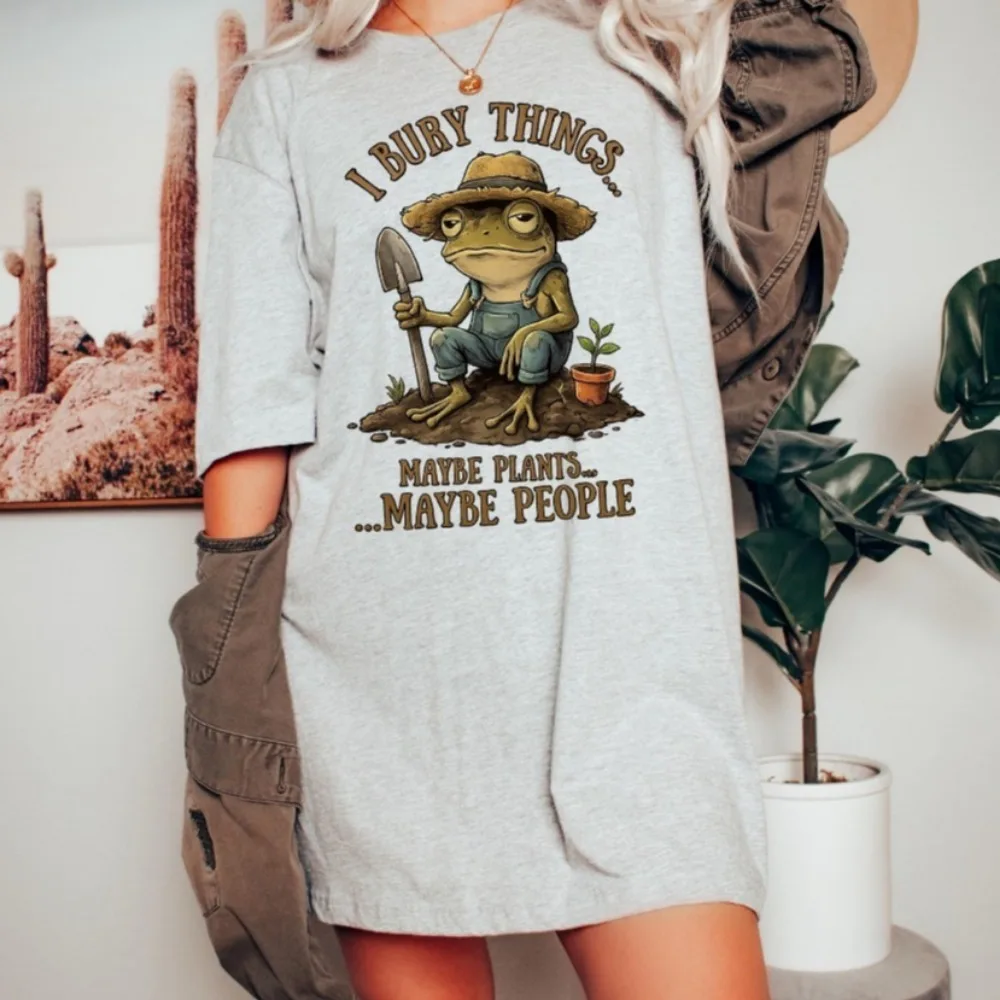 I Bury Things Shirt Frog Gardener Tee True Crime Plant Mom Tops Sarcastic Frog Crewneck Retro Cottagecore Top Sarcastic Outfit