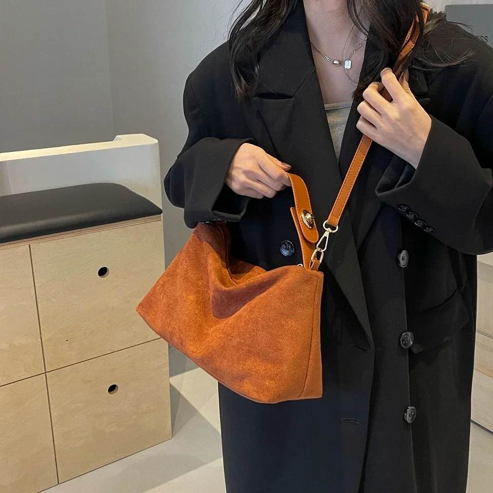 Retro Bag for Women's 2025 New Textured Frosted Shoulder Bag with Large Capacity Crossbody Commuting Tote bag handbags purse sac