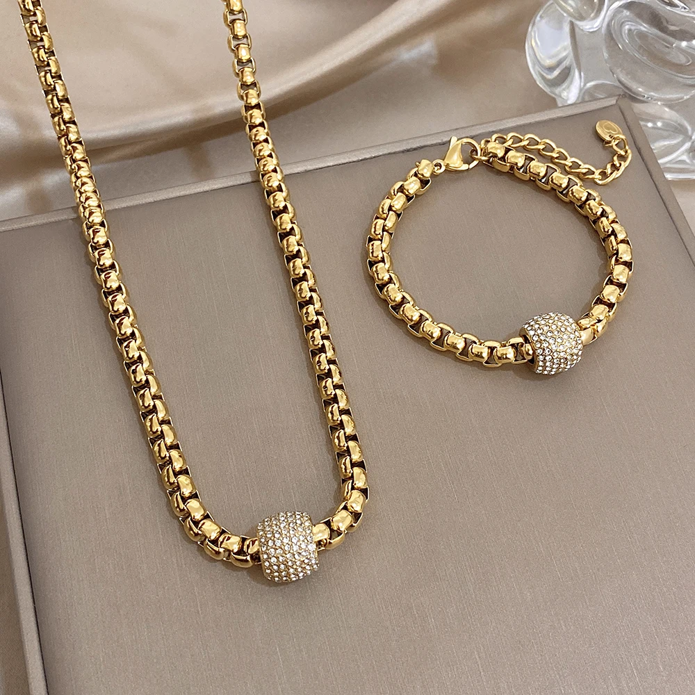 Greatera Einfaches rundes Zirkon-Halsketten- und Armreif-Set, Kombination aus modischem, hochwertigem goldenem Schlüsselbeinketten-Schmuck für Partys für Frauen