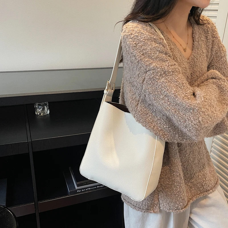 

Модные парижские сумки для подгузников большой вместимости для женщин, люксовая брендовая сумка-тоут, простая винтажная сумка через плечо, стильная сумка-кроссбоди.