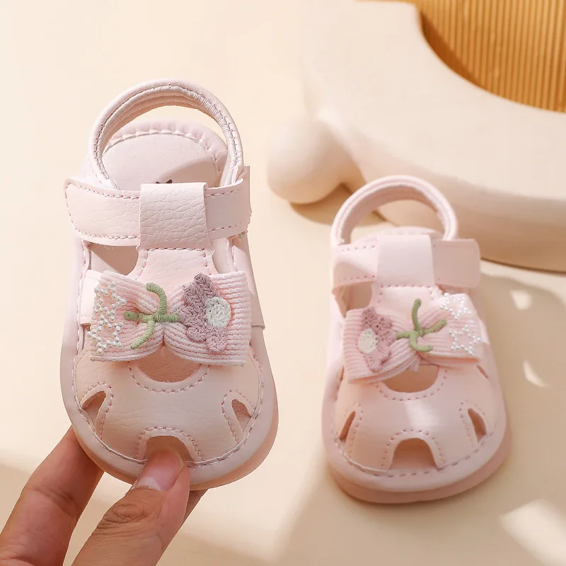 Fashion Baby First Walkers 2026 Summer New Kids Sandals Cute Versatile Girls' Beach Shoe Comfort Non Slip Child Squeaking Shoes