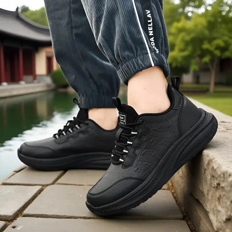 

High quality new fashion men's running shoes lightweight casual shoes daily men's outdoor sports shoes simple atmosphere
